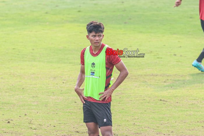 Pemain timnas U-20 Indonesia, Arkhan Kaka Putra, sedang berlatih di Lapangan A, Senayan, Jakarta, Jumat (9/2/2024).