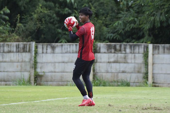 Kiper muda Persija Jakarta, Adre Arido.