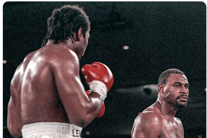 Oliver McCall, sosok yang pernah berduel dengan peng-KO Mike Tyson, Lennox Lewis disebut sebagai pemilik dagu terkuat di jagat tinju.