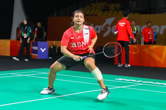 Pebulu tangkis tunggal putri Indonesia, Komang Ayu Cahya Dewi, berlatih jelang Kejuaraan Beregu Asia 2024 di Setia City Convention Centre, Selangor, Malaysia, Senin (12/2/2024).