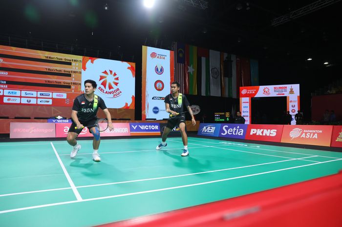 Pasangan ganda putra Indonesia, Rahmat Hidayat/Yeremia Erich Yoche Yacob Rambitan pada babak penyisihan Grup D Kejuaraan Beregu Asia 2024 di Setia City Convention Centre, Shah Alam, Malaysia, Rabu (14/2/2024)