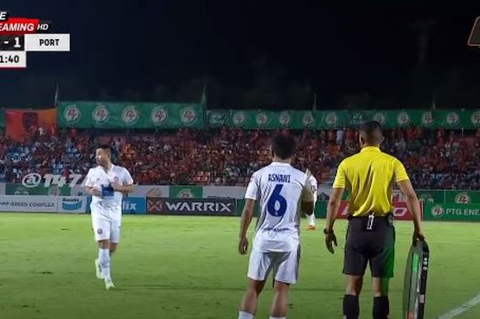 Asnawi Mangkualam kembali mendapat menit bermain saat Prachuap FC menahan imbang Port FC 1-1 pada lanjutan Liga Thailand pekan ke-18, di Sam Ao Stadium, Sabtu (17/2/2024).