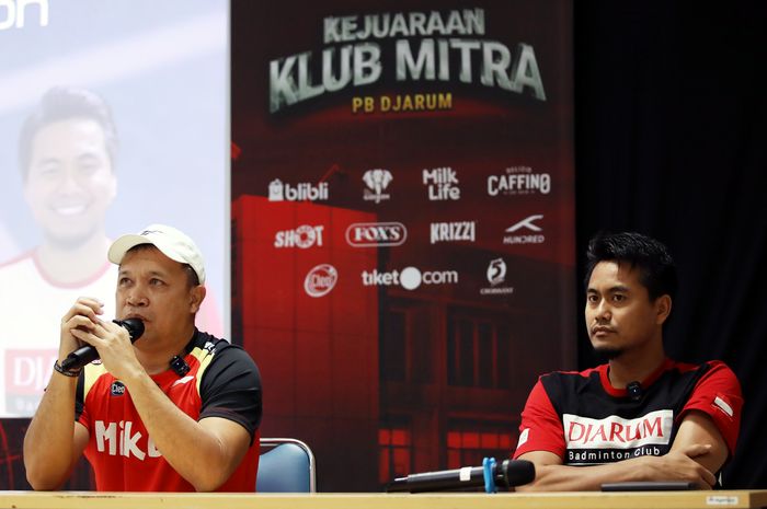 Juara olimpiade Rio 2016, Tontowi Ahmad dan Richard Mainaky pada konferensi acara Kejuaraan Mitra Klub PB Djarum 2024