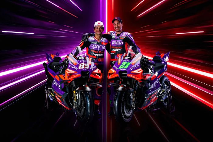 Jorge Martin dan Franco Morbidelli dengan livery baru Prima Pramac Racing pada MotoGP 2024