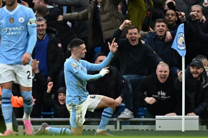 Phil Foden langsung disandingkan dengan Lionel Messi setelah berhasil membuat Manchester United babak belur.