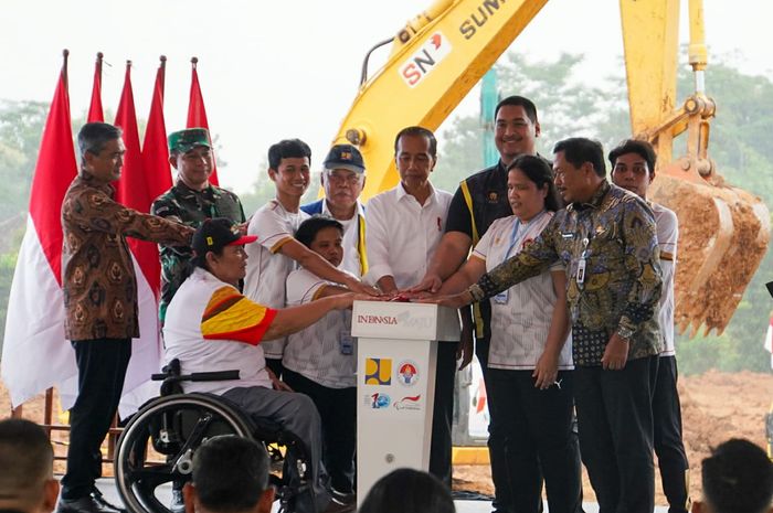 Presiden Joko Widodo meresmikan pembangunan Paralympic Training Center Indonesia di Delingan, Karanganyar, Jawa Tengah, 8 Maret 2024. 