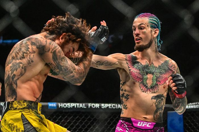 Sean O'Malley (kanan) miliki senjata berbahaya yang wajib diwaspadai penaklukan Umar Nurmagomedov, Merab Dvalishvili di UFC 316.