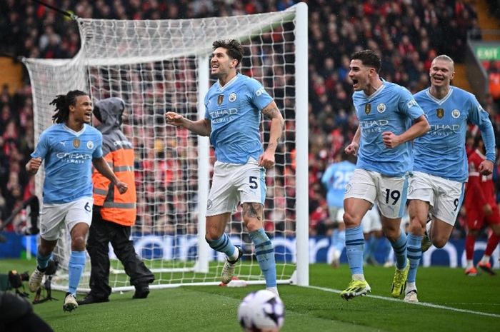 John Stones merayakan golnya ke gawang Liverpool pada lanjutan Liga Inggris 2023-2024.