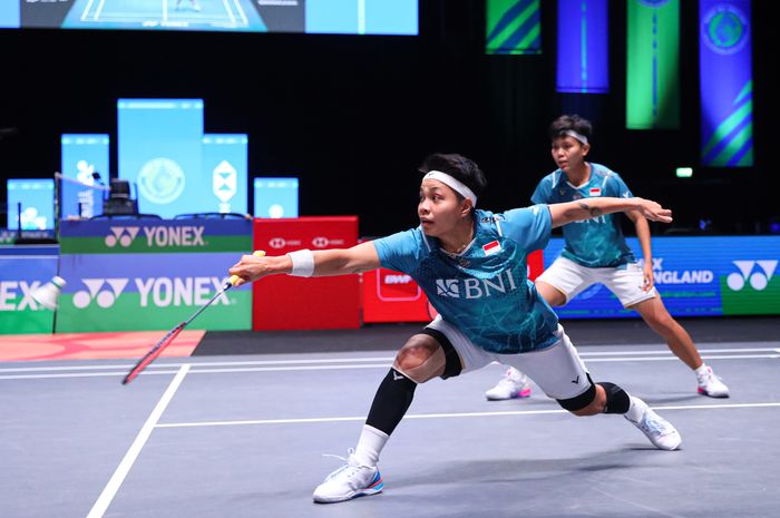 Pasangan ganda putri Indonesia, Apriyani Rahayu/Siti Fadia Silva Ramadhanti pada babak pertama All England Open 2024 di Utilita Arena, Birmingham, Inggris, Selasa (12/3/2024).