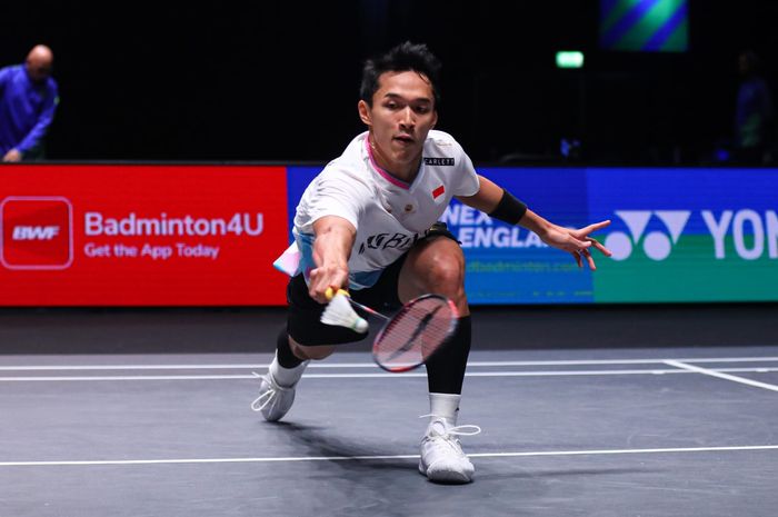 Pebulu tangkis tunggal putra Indonesia, Jonatan Christie, pada babak pertama All England Open 2024 di Utilita Arena, Birmingham, Inggris, Rabu (13/3/2024).