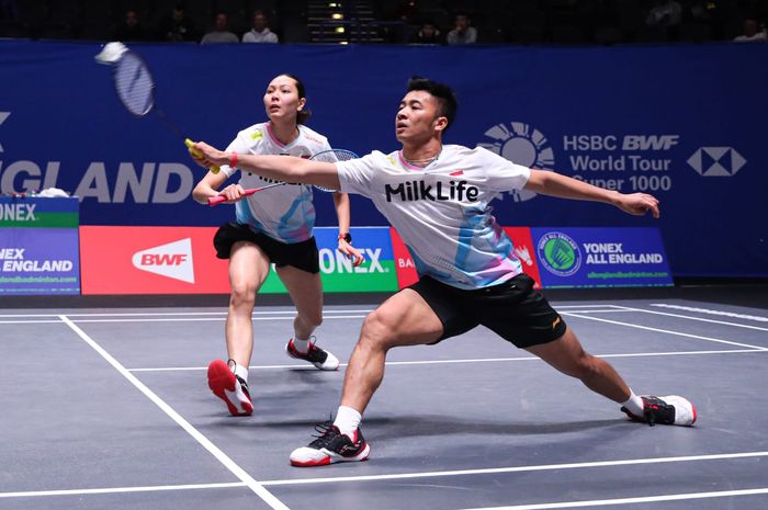 Pasangan ganda campuran Indonesia, Dejan Ferdinansyah/Gloria Emanuelle Widjaja, pada babak pertama All England Open 2024 di Utilita Arena, Birmingham, Inggris, Selasa (12/3/2024).