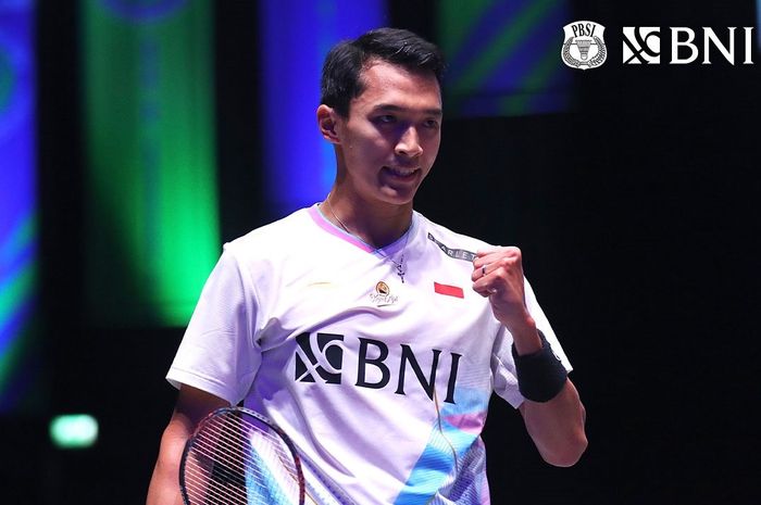 Tunggal putra Indonesia, Jonatan Christie, saat bermain di babak semifinal All England Open 2024 di Utilita Arena Birmingham, Inggris, Sabtu (16/3/2024).