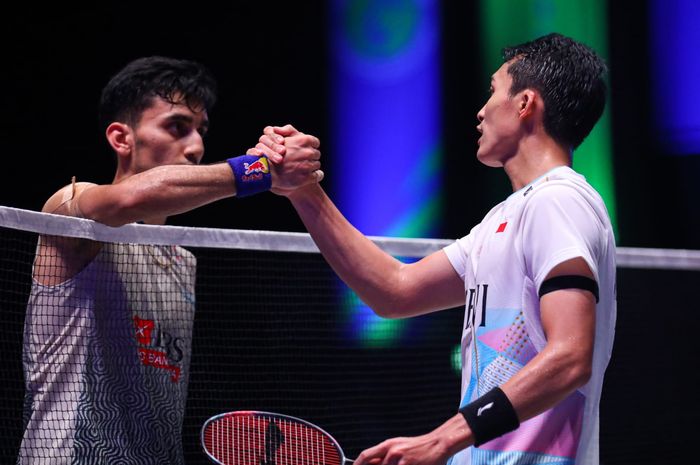 Pebulu tangkis tunggal putra Indonesia, Jonatan Christie (kanan) dan pemain India Lakshya Sen (kiri) akan saling berhadapan untuk lolos ke 16 besar Olimpiade Paris 2024