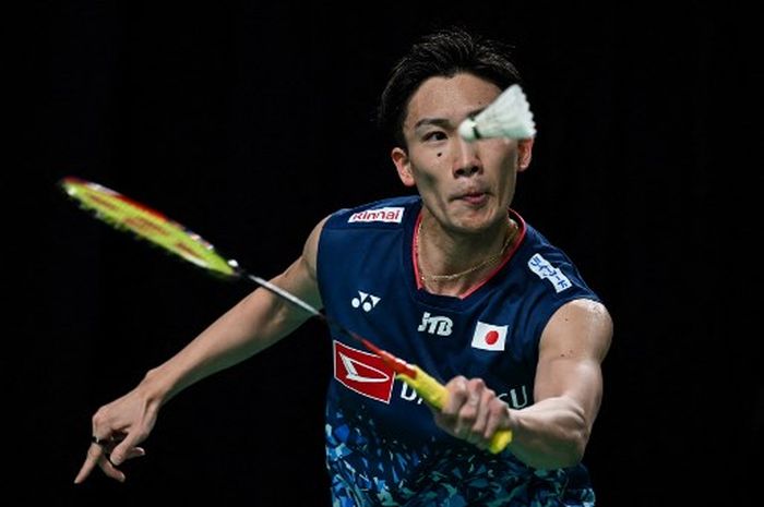 Pebulu tangkis tunggal putra Jepang, Kento Momota, pada babak perempat final Kejuaraan Beregu Asia 2024 menghadapi India di Shah Alam, Malaysia, 16 Februari 2024.