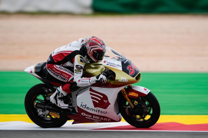 Pembalap Honda Team Asia, Mario Suryo Aji, saat  tampil pada hari kedua Moto2 Portugal di Sirkuit Algarve, Portimao, Portugal, 23 Maret 2024.