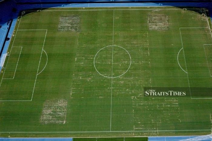 Kondisi rumput Stadion Nasional Bukit Jalil, Kuala Lumpur, menjelang pertandingan Timnas Malaysia vs Oman di Kualifikasi Piala Dunia 2026.