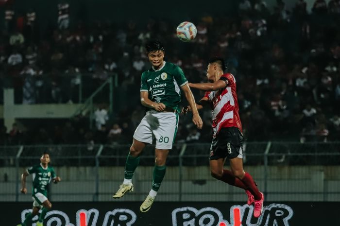 Suasana pertandingan antara PSS Sleman melawan Madura United, Jumat (29/3/2024).