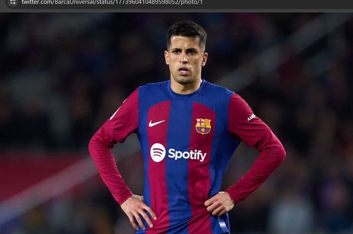 Barcelona dikabarkan sudah memiliki alternatif pemain jika gagal mempermanenkan status Joao Cancelo.