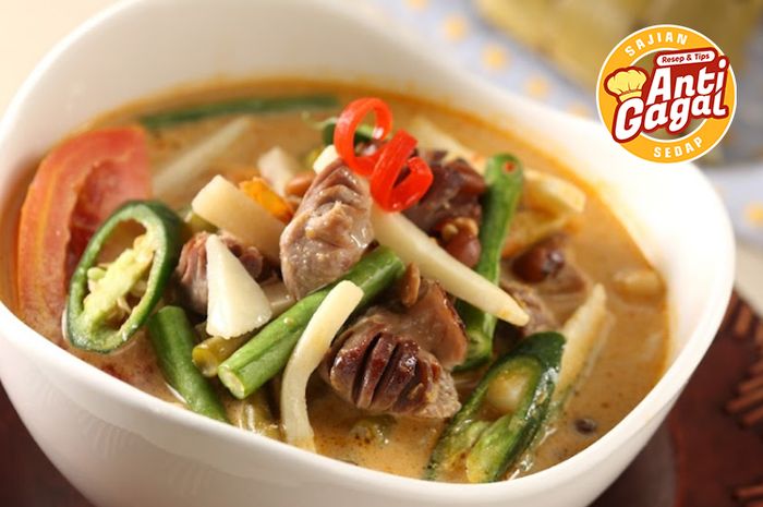 Hidangan sayur godog cabai hijau.
