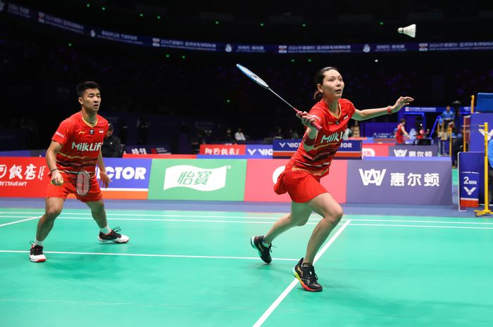 Pasangan ganda campuran Indonesia, Dejan Ferdinansyah/Gloria Emanuelle Widjaja, pada babak pertama Kejuaraan Asia 2024 di Ningbo Olympic Sports Center Gymnasium, Rabu (10/4/2024).