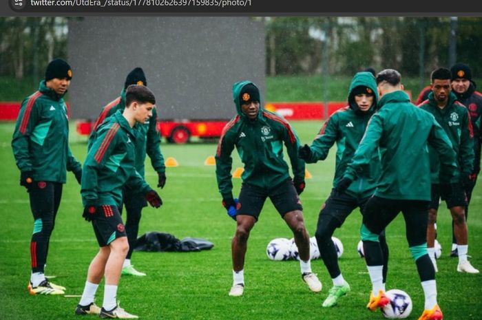 Man United menjalani sesi latihan guna mempersiapkan diri untuk semfinal Piala FA pada akhir pekan ini.