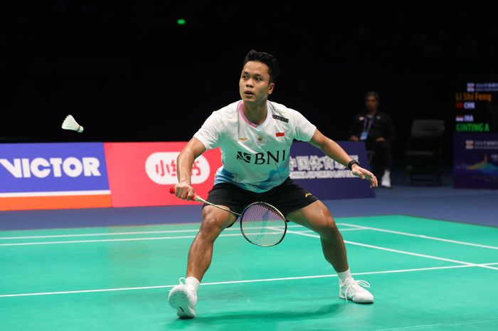 Pebulu tangkis tunggal putra Indonesia, Anthony Sinisuka Ginting, pada babak perempat final Kejuaraan Asia 2024 di Ningbo Olympic Sports Center Gymnasium, Zhejiang, China, Jumat (12/4/2024).