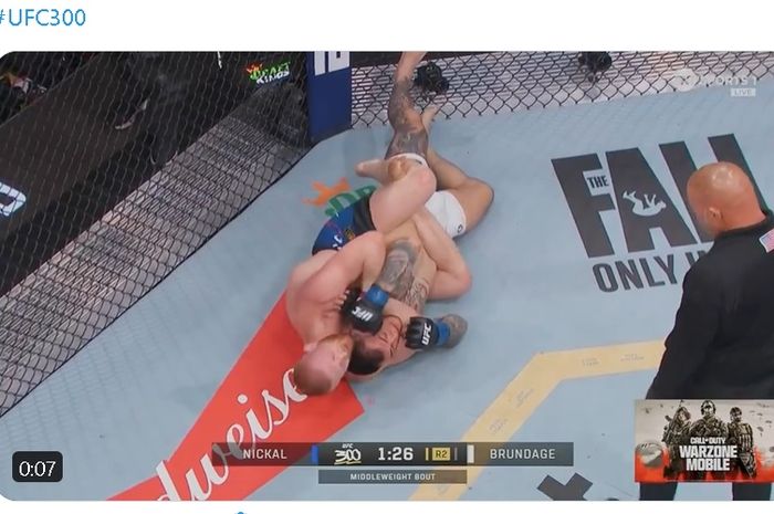 Bo Nickal mempertahankan rekor tak terkalahkannya dengan menaklukkan Cody Brundage di UFC 300, Minggu (14/4/2024) WIB di Las Vegas.
