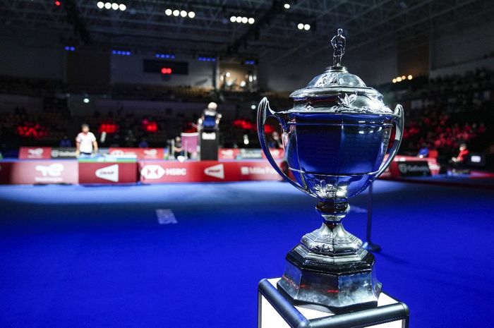 Potret trofi Thomas Cup. Foto diambil saat final Thomas Cup 2020 antara Cina dan Indonesia di Aarhus, Denmark, pada 17 Oktober 2021.