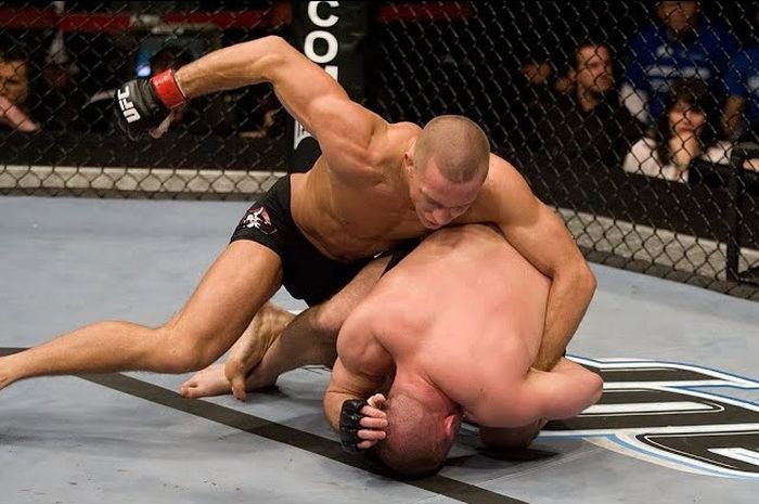 Lawan idaman Khabib Nurmagomedov, George St-Pierre, membalas kekalahannya dari Matt Serra pada 19 April 2008 untuk kembali menjadi juara kelas welter UFC. 