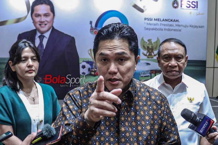 Ketua Umum PSSI, Erick Thohir, saat hadir dalam acara HUT PSSI ke-94 tahun di Menara Danareksa, Gambir, Jakarta, Jumat (19/4/2024).