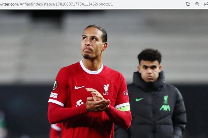 Ekspresi bek Liverpool, Virgil van Dijk, usai timnya disingkirkan Atalanta di perempat final Liga Europa 2023-2024.