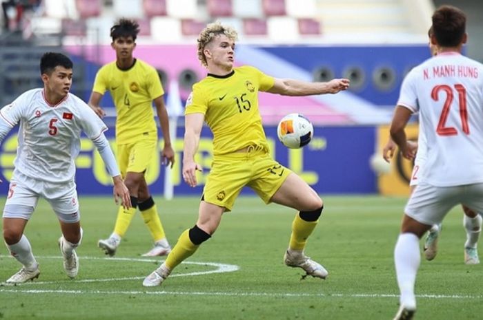 Timnas U-23 Vietnam berhasil mengalahkan Malaysia di matchday kedua fase Grup D Piala Asia U-23 2024 dengan skor 2-0, Sabtu (20/4/2024).