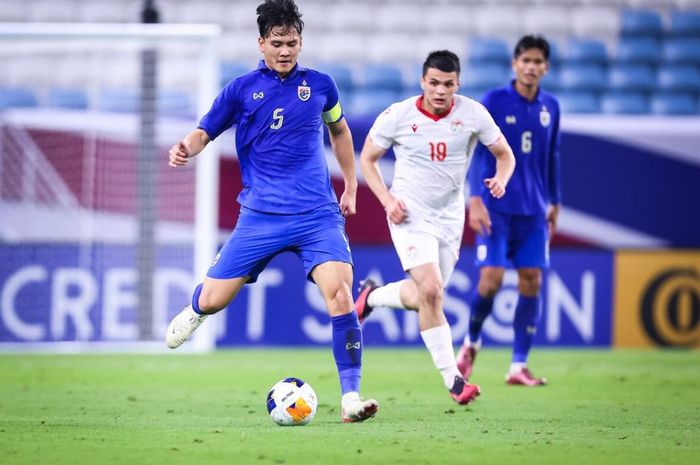 Suasana pertandingan Thailand vs Tajikistan