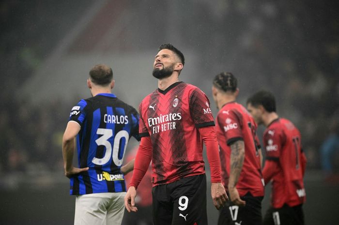 AC Milan gagal membendung Inter Milan untuk menjadi juara Liga Italia 2023-2024 setelah takluk 1-2 di San Siro pada pekan ke-33.