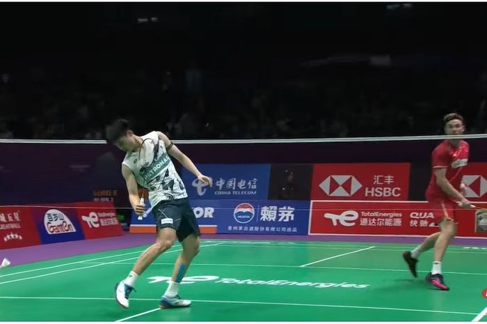 Tunggal putra Malaysia, Justin Hoh saat menjalani partai penentuan lawan wakil Denmark, Rasmus Gemke [ada fase Grup A Thomas Cup 2024 di Hi-Tech Zone Sports Centre Gymnasium, Chengdu, Sichuan, China, Selasa (30/4/2024). 