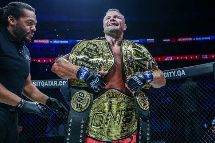 Juara 3 divisi ONE Championship asal Rusia, Anatoly Malykhin.