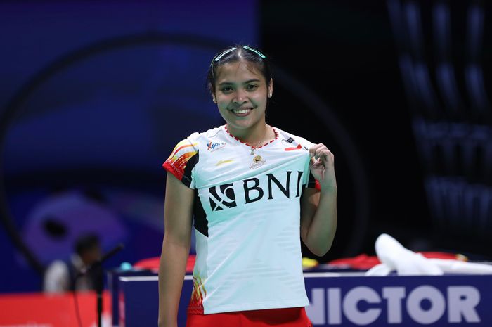 Gregoria Mariska Tunjung berpose usai membawa Indonesia unggul pada laga terakhir penyisihan Grup C Uber Cup 2024 melawan Jepang, Rabu (1/4/2024)