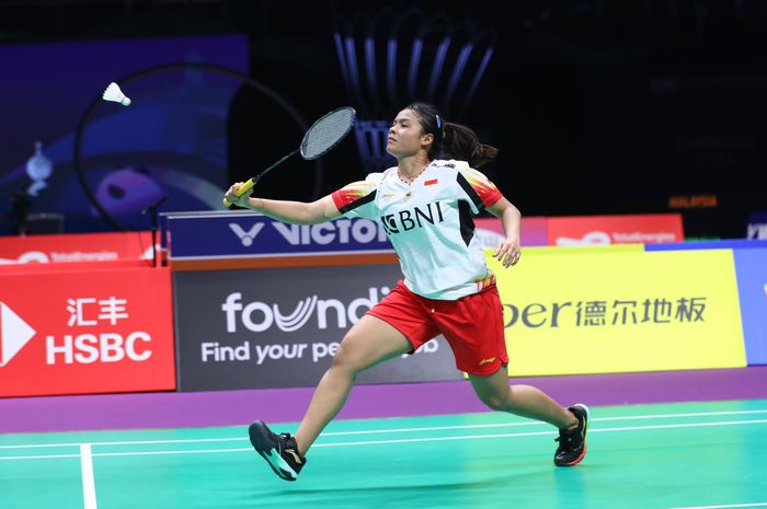 Pebulu tangkis tunggal putri Indonesia, Komang Ayu Cahya Dewi, pada laga penyisihan Uber Cup 2024 melawan Jepang di Hi-Tech Zone Sports Centre, Chengdu, China, Rabu (1/5/2024).