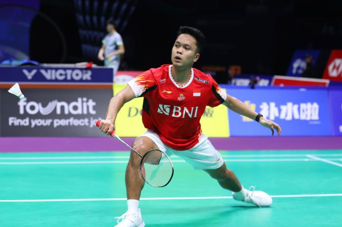 Anthony Sinisuka Ginting saat tampil di partai pertama dalam laga terakhir fase grup C Thomas Cup 2024 antara Indonesia vs India, di Hi-Tech Zone Sports Centre Gymnasium, Chengdu, Sichuan, China, Rabu (1/5/2024).