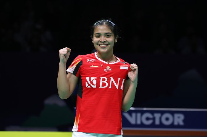 Selebrasi tunggal putri, Gregoria Mariska Tunjung, setelah memberi poin pertama bagi Indonesia pada pertandingan menghadapi Korea Selatan di semifinal Uber Cup 2024 di Chengdu, China, 4 Mei 2024. 