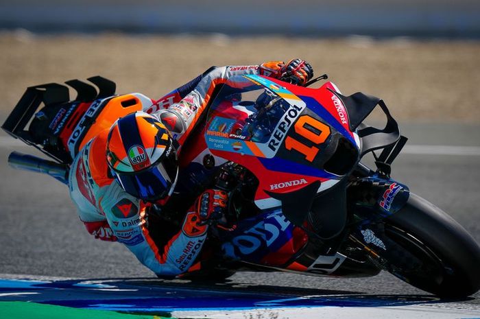 Pembalap Repsol Honda, Luca Marini menjalani tes Jerez di Sirkuit Jerez, Spanyol, Senin (29/4/2024).