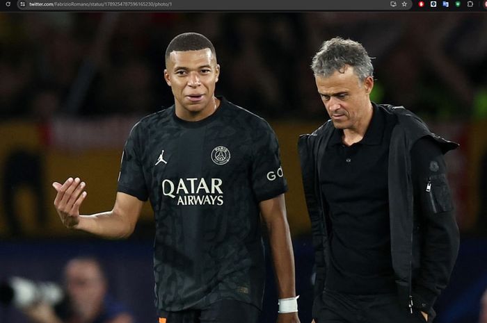 Luis Enrique bersama dengan Kylian Mbappe di Paris Saint-Germain.