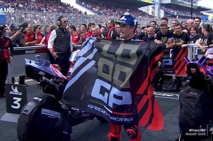 Marc Marquez berselebrasi usai raih podium runner-up pada balapan utama MotoGP Prancis 2024 di Sirkuit Le Mans, Prancis, Minggu (12/5/2024)