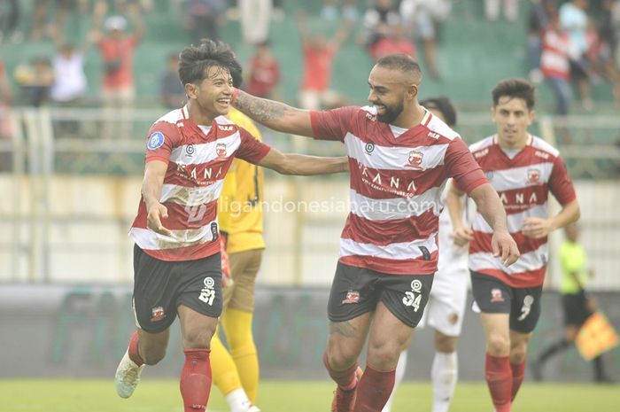 Selebrasi pemain Madura United saat melawan PSM Makassar.
