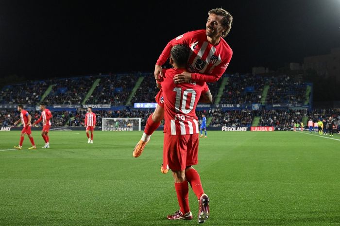 Antoine Griezmann merayakan gol untuk Atletico Madrid ke gawang Getafe pada lanjutan Liga Spanyol di Coliseum Alfonso Perez (15/5/2024).