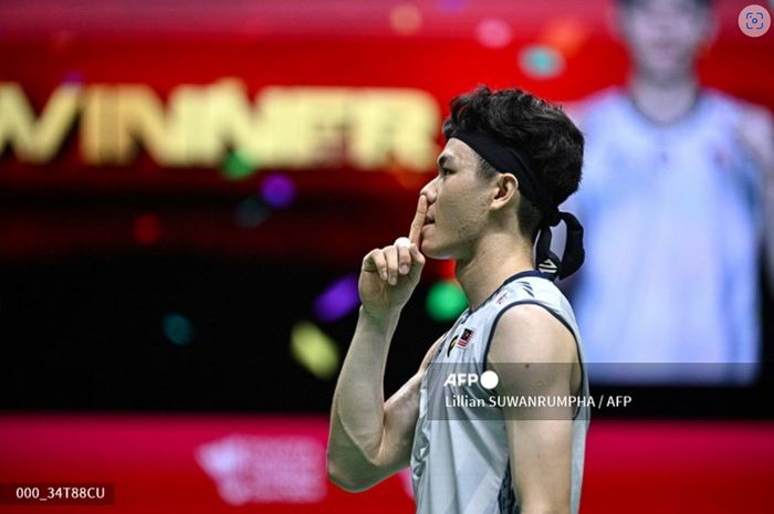 Selebrasi tunggal putra Malaysia, Lee Zii Jia, saat tampil pada final Thailand Open 2024 di Bangkok, Thailand, 19 Mei 2024.