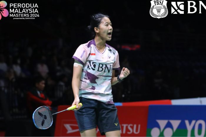 Tunggal putri Indonesia, Putri Kusuma Wardani berselebrasi setelah meraih angka pada laga babak 32 besar Malaysia Masters 2024 di Axiata Arenam Kuala Lumpur, Malaysia, Rabu (22/5/2024).