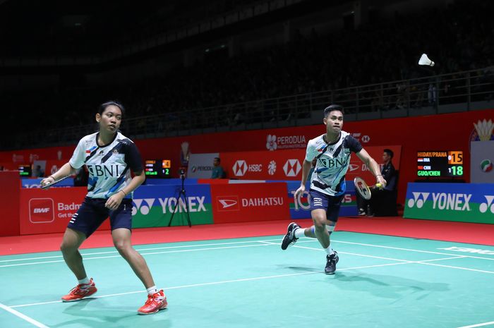 Aksi ganda campuran Indonesia, Jafar Hidayatullah/Aisyah Salsabila Putri Pranata, saat tampil pada babak pertama Malaysia Masters 2024 di Kuala Lumpur, Malaysia, 22 Mei 2024.