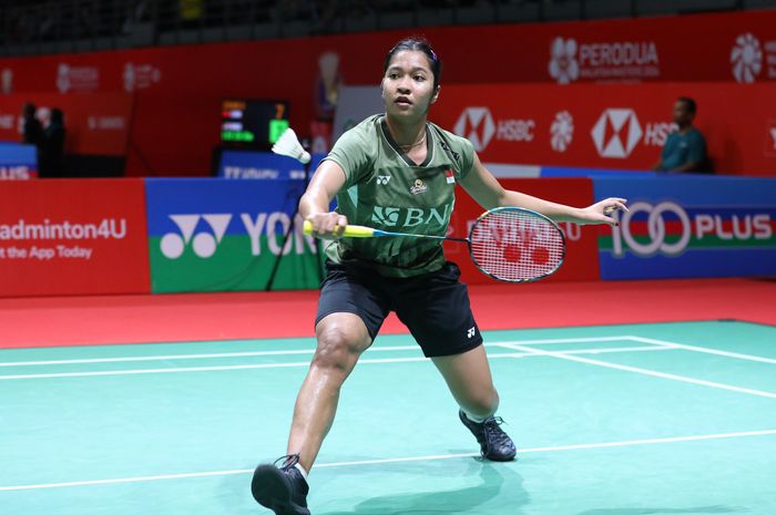 Tunggal putri Indonesia, Ester Nurumi Tri Wardoyo saat tanding pada babak 32 besar Malaysia Masters 2204 di Axiata Arena, Kuala Lumpur, Malaysia, Rabu (22/5/2024)