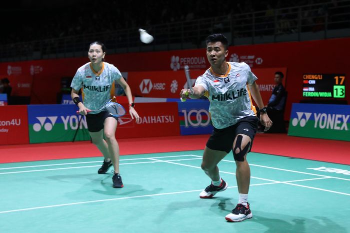 Ganda campuran Indonesia, Dejan Ferdinansyah/Gloria Emanuelle Widjaja pada babak kedua Malaysia Masters 2024 di Axiata Arena, Bukit Jalil, Kamis (23/5/2024).